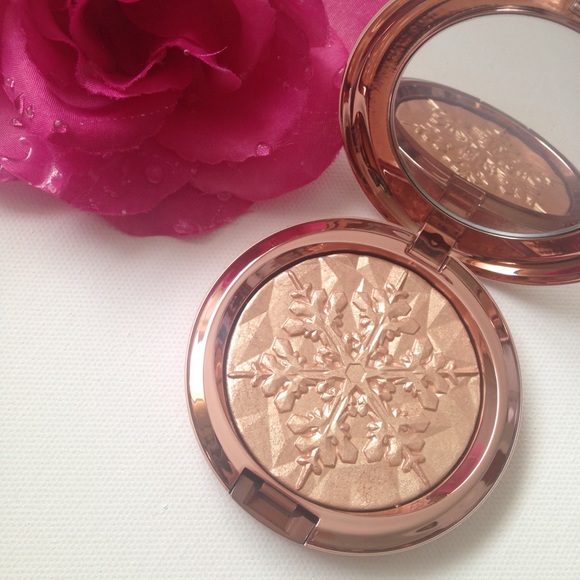 MAC Cosmetics Other - MAC Whisper of Guilt Extra Dimension Skinfinish